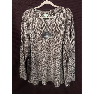 Ava & Viv Blouse. Long sleeved top. Plus Size.
